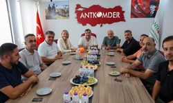 Hatice Öz, tarım projelerini Toptancı Hali'nde anlattı