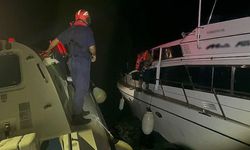 Kemer açıklarında özel tekne batma tehlikesi geçirdi! 4 kişi kurtarıldı