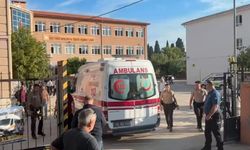 Lise önünde silahlı saldırı! Yaralanan öğrenciler var