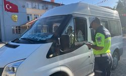 Antalya’da okul servislerine sıkı denetim! 8 araç trafikten men edildi