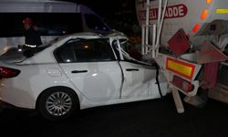 Manavgat’ta korkunç kaza: Otomobil, tankere ok gibi saplandı