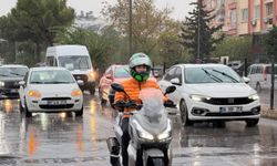 Antalya’da sağanak ana arterlerde trafiği kilitledi!