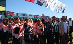 Büşra Özdemir ve kadın muhtarlar Kaş’ta er meydanında
