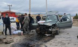 Korkuteli'nde iki kamyonet çarpıştı: 1 ölü!