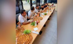 Kepez’de lahmacun yeme yarışması: 15 dakikada birincilik için yarıştılar