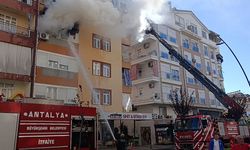 Manavgat’ta 5 katlı binada yangın! 2’si çocuk 4 kişi kurtarıldı