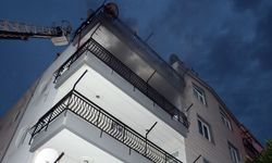 Kepez'de korkutan yangın! 16 yaşındaki Nazlı ve annesi son anda kurtuldu