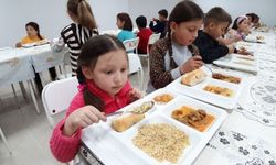 Antalya’da ücretsiz okul yemeği çağrısı: “Açlık kader değil”