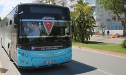 Antalya’da AVM çalışanlarının otobüs çilesi! 526’yı beklemek en az 1 saat