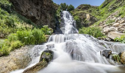 Türkiye'de bir İskandinav şelalesini andıran güzellik! Kars'ın Susuz Şelalesi!