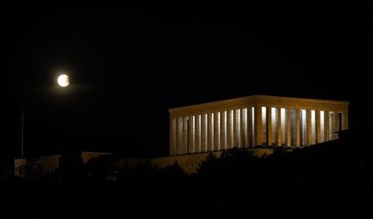 Ay tutulması Anıtkabir'de görsel şölene dönüştü