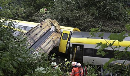 Almanya’da tren kazası! Ölü ve yaralılar var