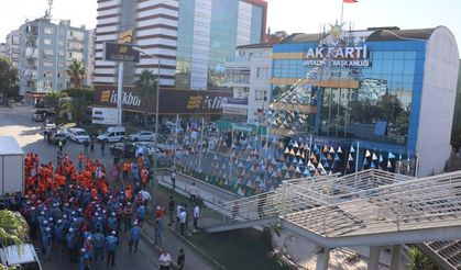 Türk İş Antalya'da greve gidiyor
