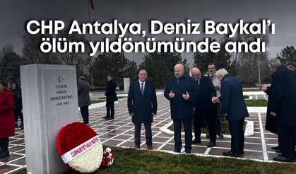 CHP Antalya, Deniz Baykal’ı ölüm yıldönümünde andı