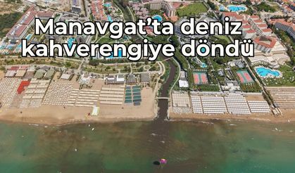 Manavgat’ta deniz kahverengiye döndü: Turistler sahili terk etti