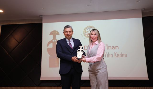 Rektör Özlenen Özkan, yılın kadını seçildi