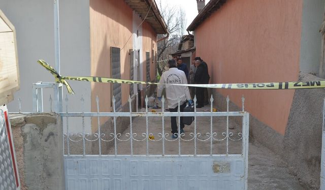 Konya'da 67 yaşındaki adam satırla öldürüldü