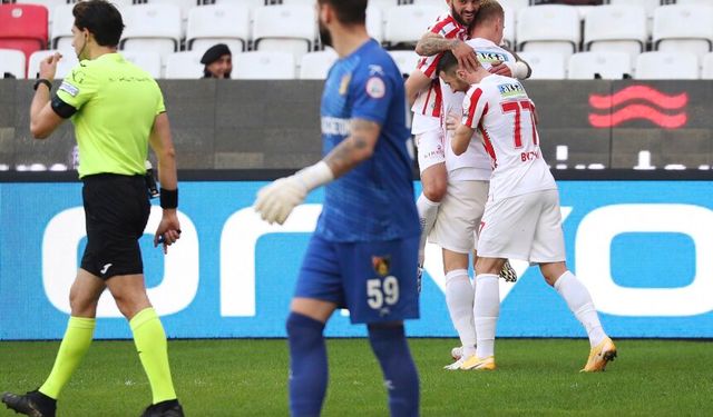 Antalyaspor-Galatasaray maçında Bitigen düdük çalacak