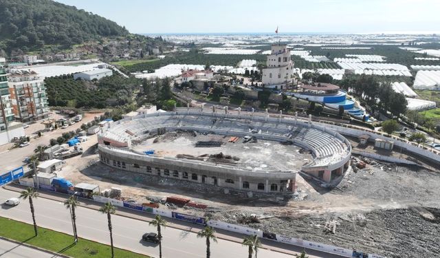 Kumluca’da Atatürk Stadyumu için nefesler tutuldu