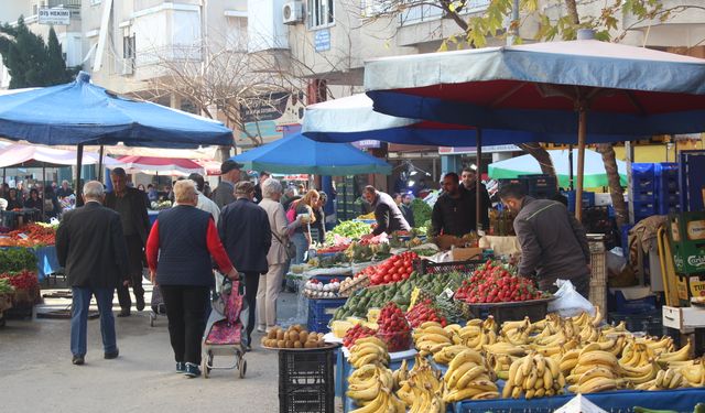 Antalya'da bir cuma şenliği! Muratpaşa Cuma Pazarı’nda güncel fiyatlar! Domates, biber, patlıcan...