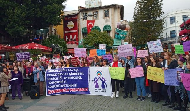 Antalya Kadın Platformu: "Laiklik karşıtı söylemlere geçit yok"