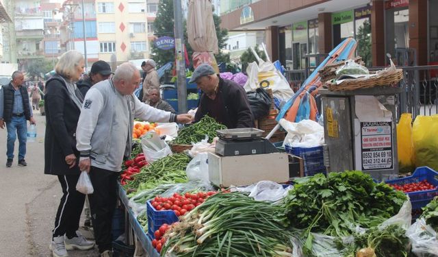 Antalyalılar Çarşamba Pazarı’na akın etti! Bu pazarda yok yok… İşte güncel pazar fiyatları…