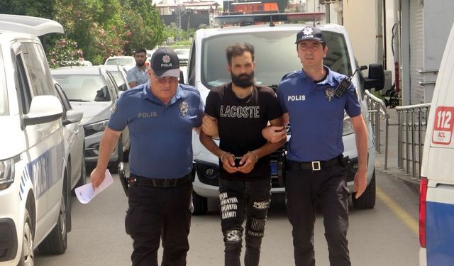 Adana’da eşini arkadaşı ile bastı! Arkadaşını bıçaklayan koca tutuklandı
