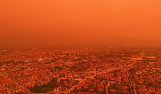 Türkiye’nin o kenti, Afrika tozu nedeniyle, kızıl gezegen Mars’a döndü