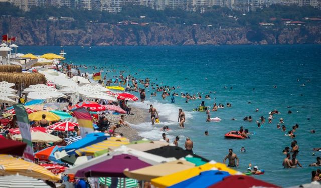 Antalya turizmde beklentiler yüksek! 17 milyonu geçecek