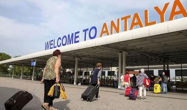 Antalya rüyası sona erdi! Tatilcilerin dönüş çilesi başladı