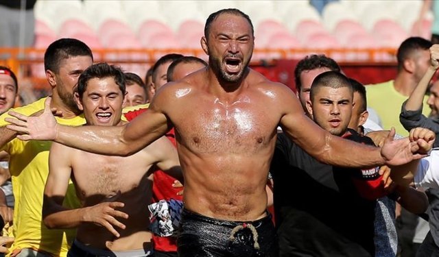 Başpehlivan Ali Gürbüz'ün adresi belli oldu: 13 Nisan'da imzayı atıyor