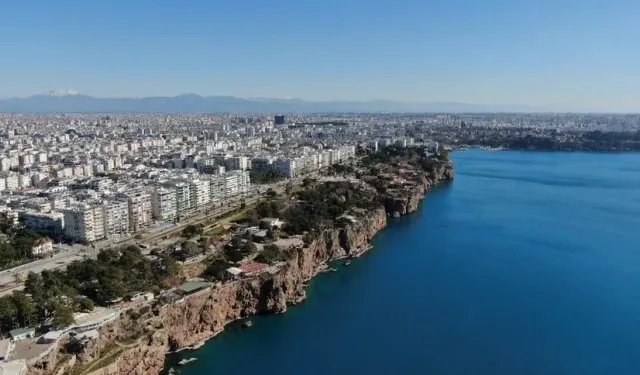 Antalya’da doğa harikası falezleri mahkemelik oldu!