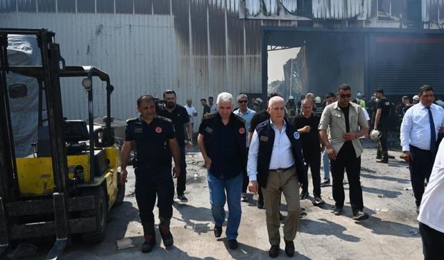 Bursa’da fabrika yangını ile gündeme geldi! Başkan Bozbey, eksikliği gördü