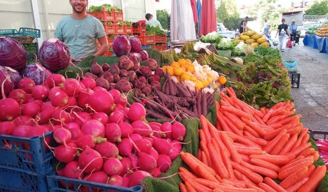Antalya Muratpaşa Cuma Pazarı’nda güncel sebze ve meyve fiyatları (12 Temmuz Cuma 2024)