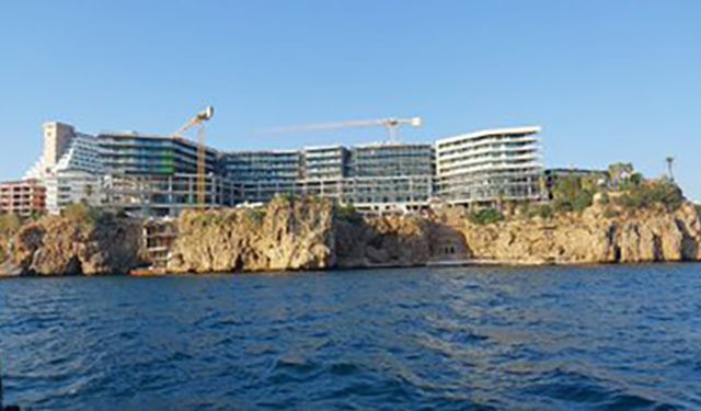 Antalya'da falez inatlaşması! Talya Otel inşaatında ruhsatlar iptal edildi