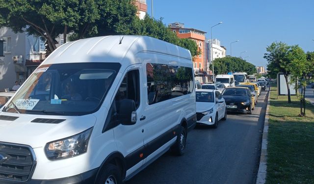 Antalya’nın malum sorunu! Trafikte taşıt sayısı artıyor, yetkililer izliyor