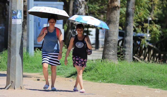 Antalya’yı sıcak vurdu:  Vatandaş serinleyecek yer arıyor