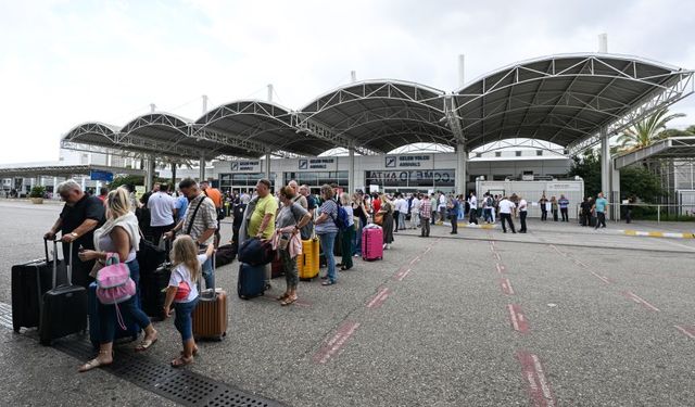 Antalya Havalimanı 9 ayda 30 milyon yolcuya hizmet verdi