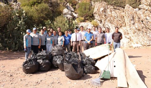 Muğla'dan kamuoyuna anlamlı mesaj: "Bir 'can' çöp poşetine ağır gelir"