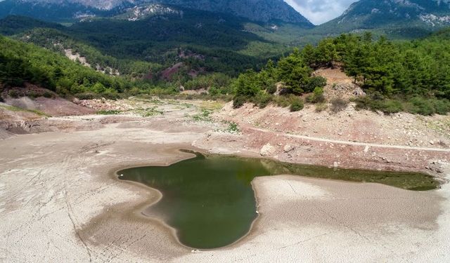 Antalya’nın doğal güzelliği Doyran Göleti can çekişiyor