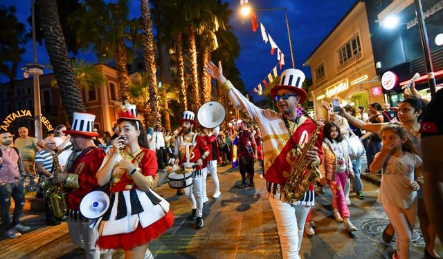 Kaleiçi'ni dünyaya tanıtan festival başlıyor