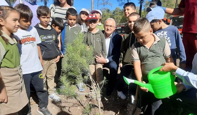 Cumhuriyet'in 101’inci yılı anısına fidanlar toprakla buluştu