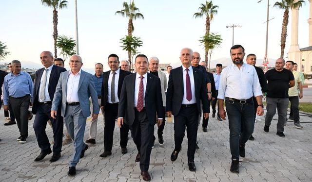 Muhittin Böcek'ten Kemer ve Kumluca çıkarması