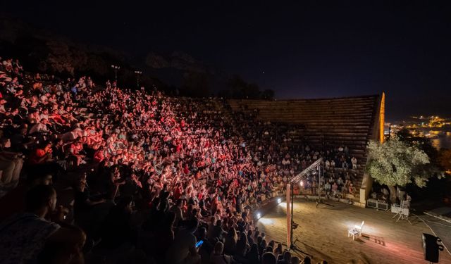 Kaş Tiyatro Günleri 2000 yıllık antik tiyatroda sahnelenecek