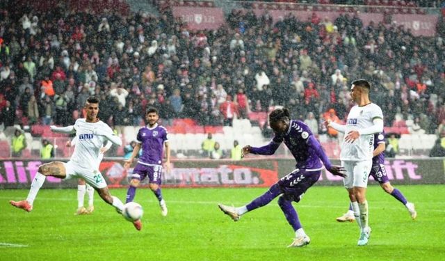 Alanyaspor, Samsun’dan 1 puan çıkardı