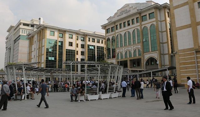 Antalya'da uyuşturucu ağı çökertildi: Doktor dahil 6 gözaltı