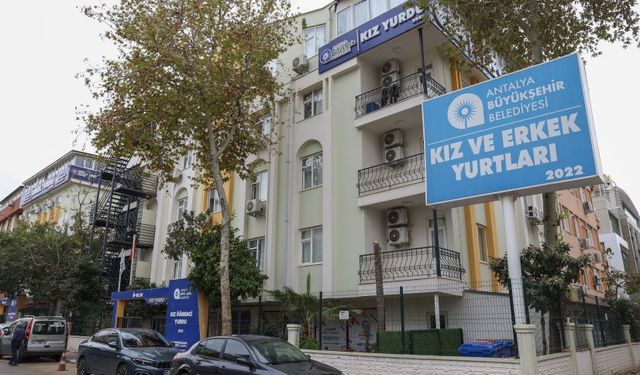 Depremden sonra Antalya’ya geldi, Büyükşehir Belediyesi yurdu kucak açtı