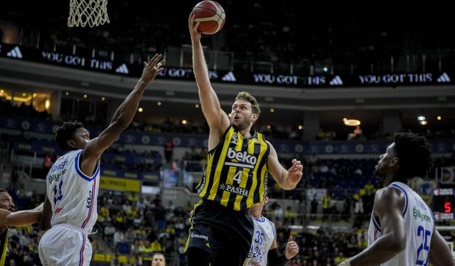 Türk derbisi Fenerbahçe’nin: 86-72