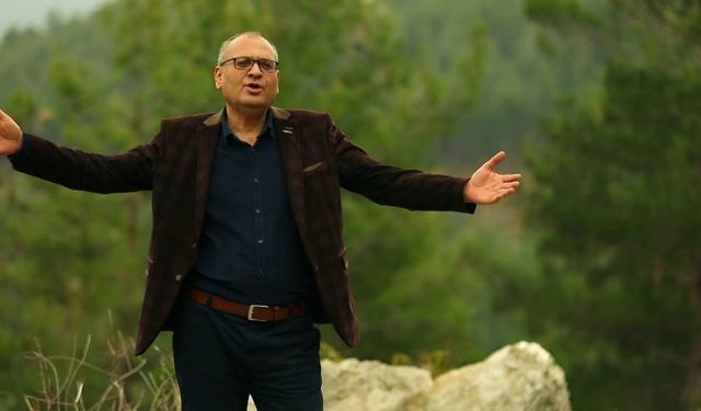 Halk ozanı Himmet Cansız’dan Özgür Özel ve Mansur Yavaş’a destek türküsü