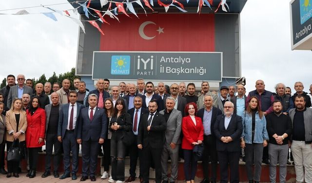 İYİ Parti Antalya çıtayı yükseltiyor